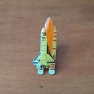 Vintage apolo space rocket pin